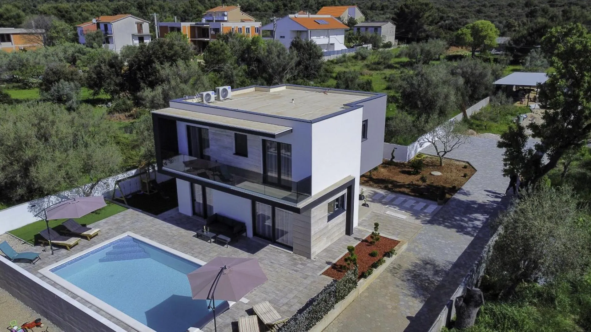 Villa Sunflower With Pool Sukošan 0*,  크로아티아